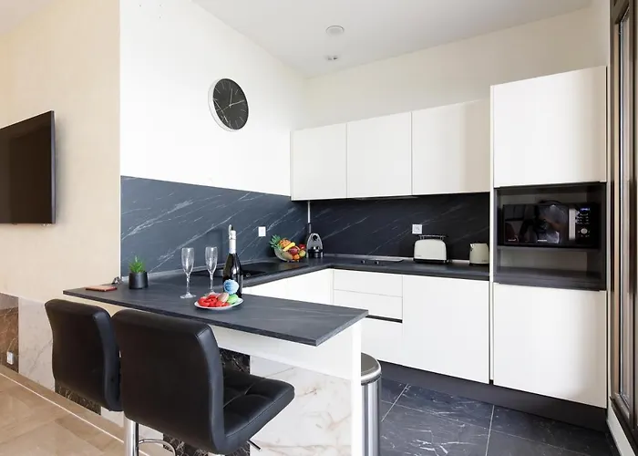 Gray D'albion 1d2 Yourhosthelper Cannes