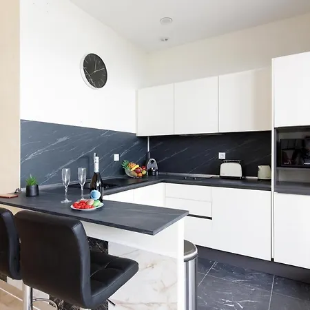 Gray D'albion 1d2 Yourhosthelper Cannes